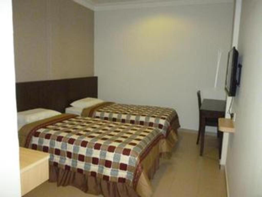 G Six Hotel Sitiawan Exterior photo