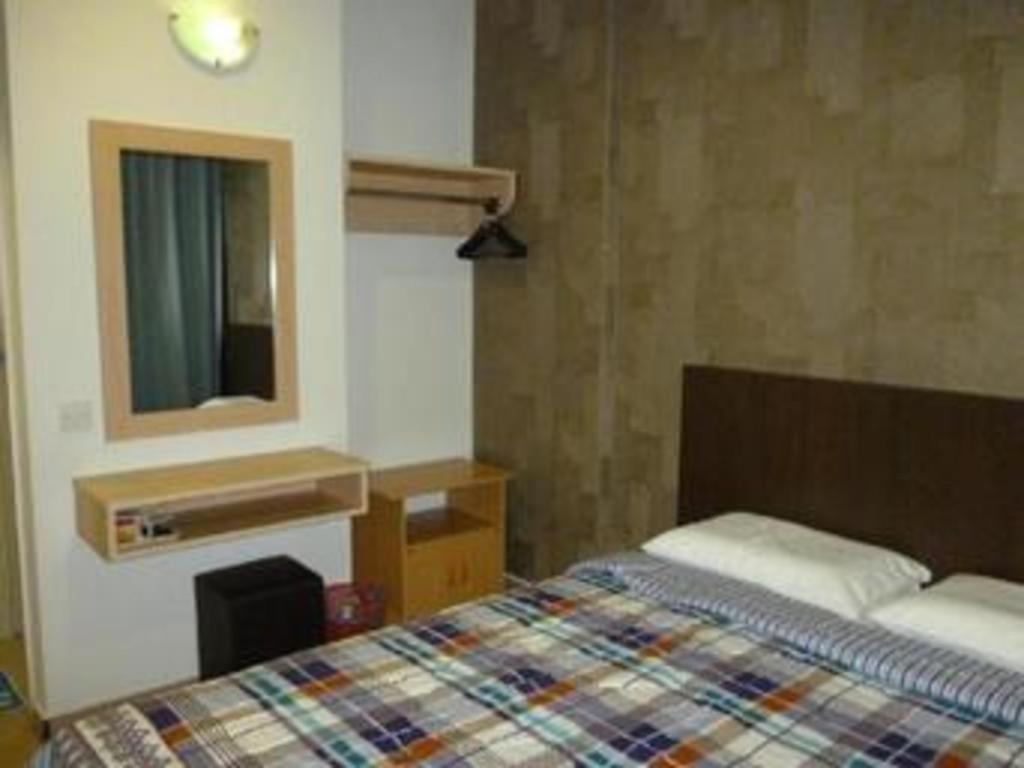 G Six Hotel Sitiawan Exterior photo