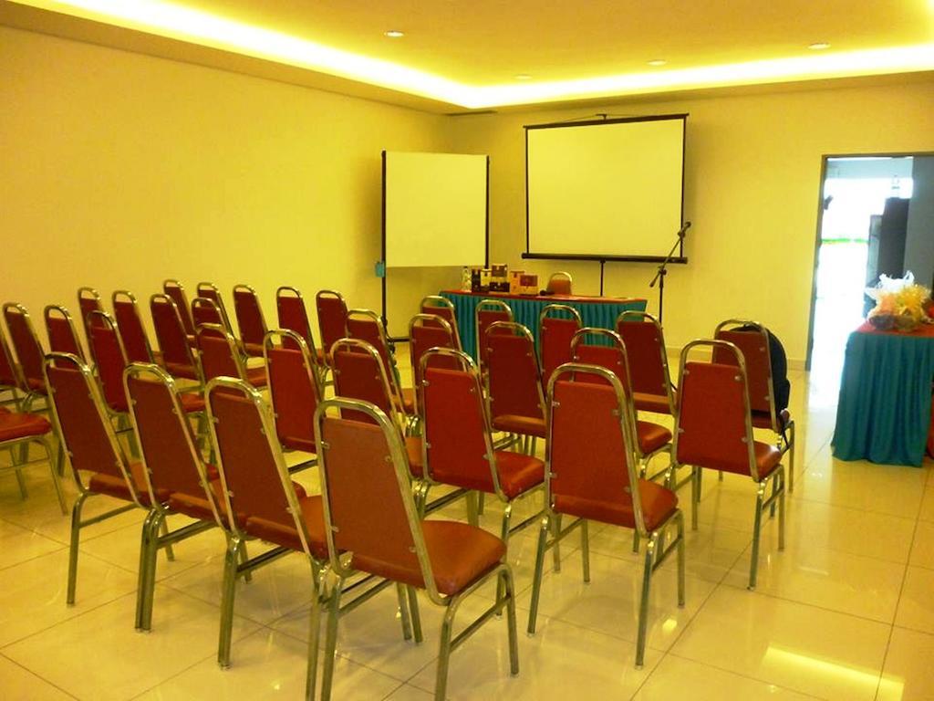G Six Hotel Sitiawan Exterior photo