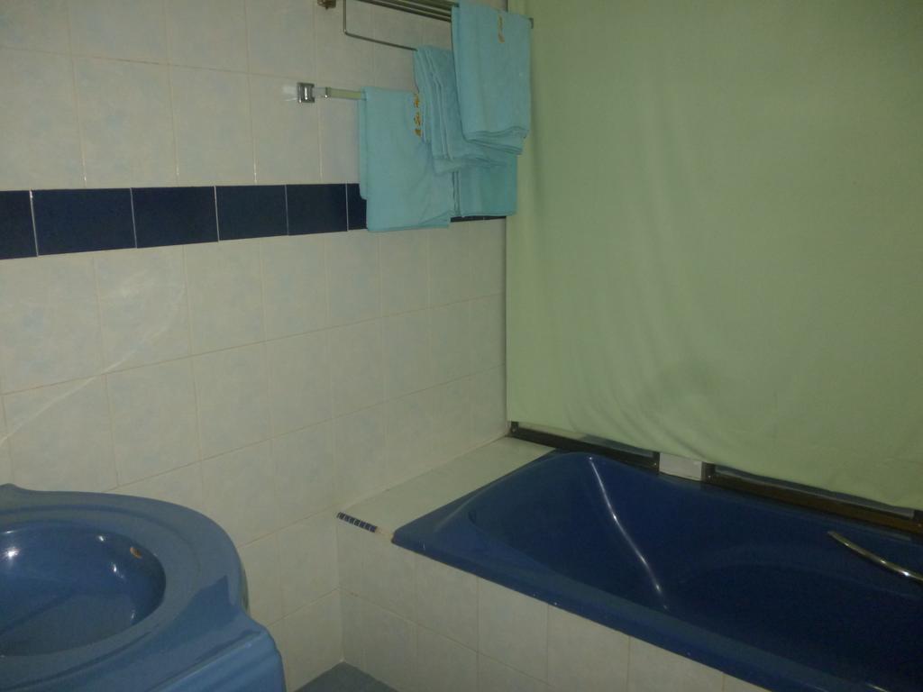 G Six Hotel Sitiawan Exterior photo